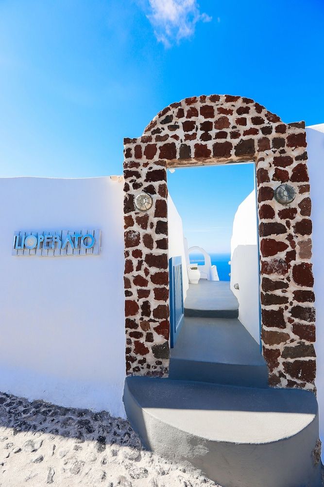 undefined Ilioperato Traditional Apartments 8