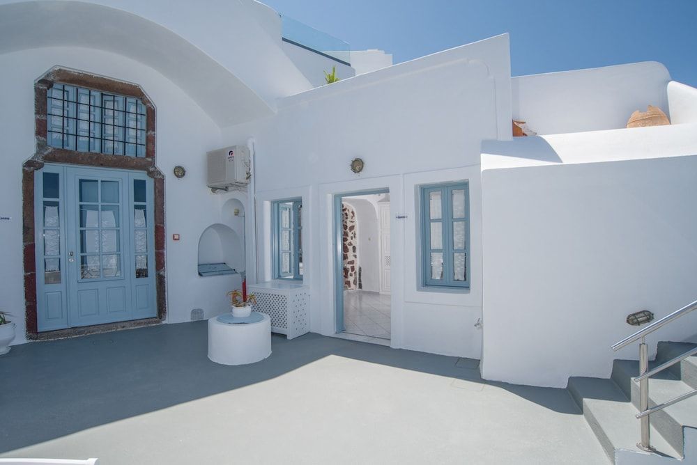 undefined Ilioperato Traditional Apartments 9