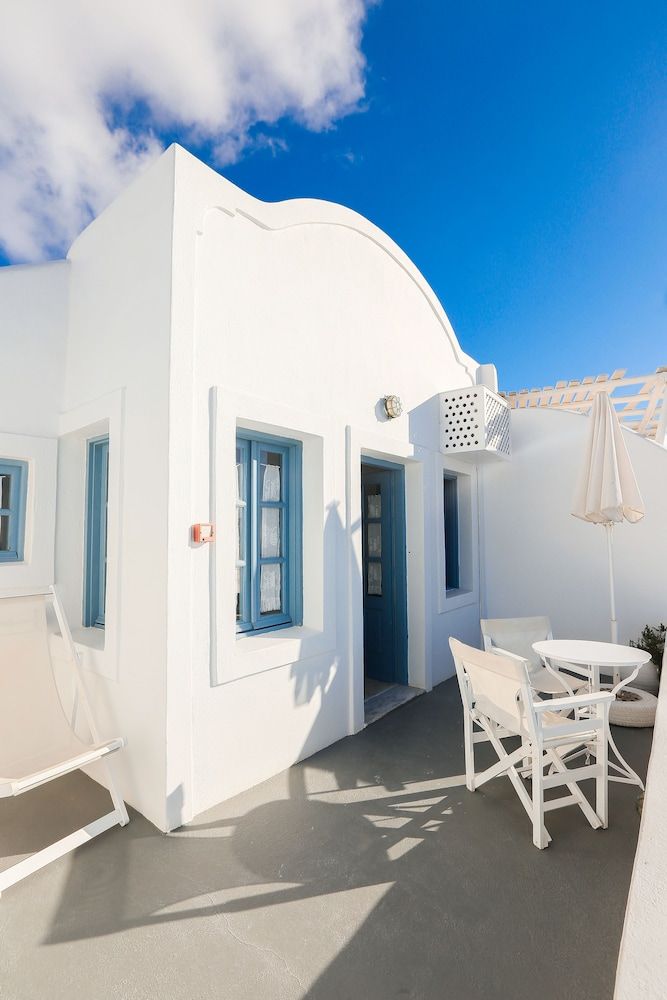 undefined Ilioperato Traditional Apartments 6