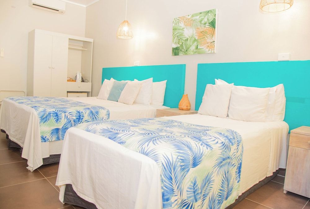 The Islander Hotel Cabana Couples