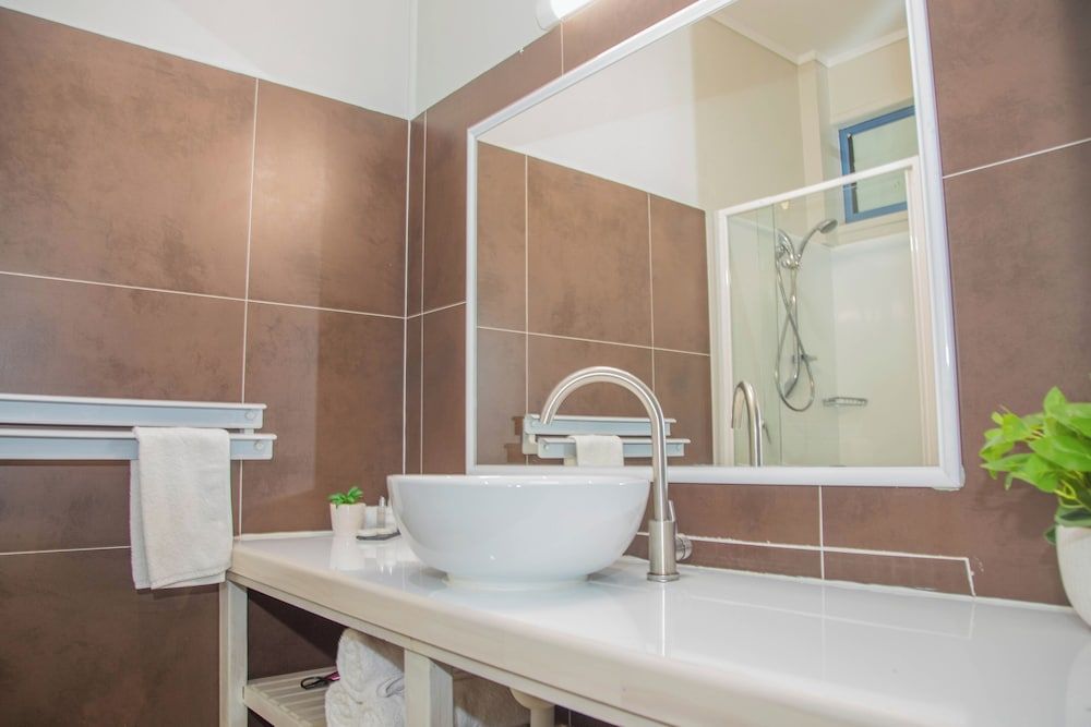 The Islander Hotel Cabana Couples 12