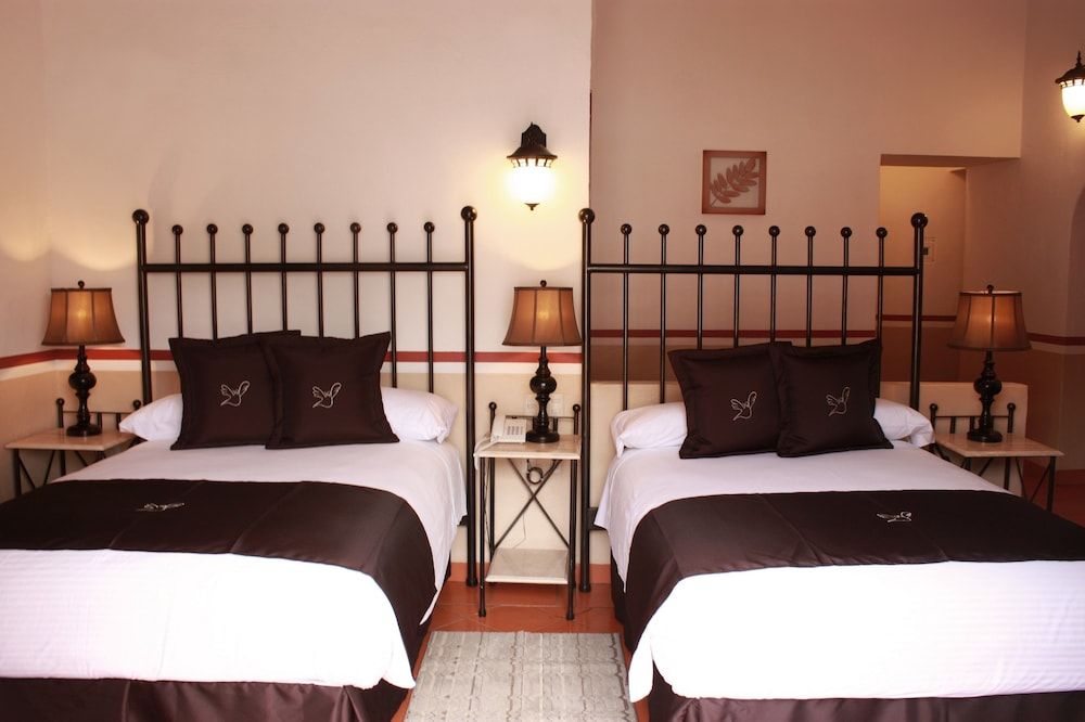 Hotel de la Paz Superior Room 6