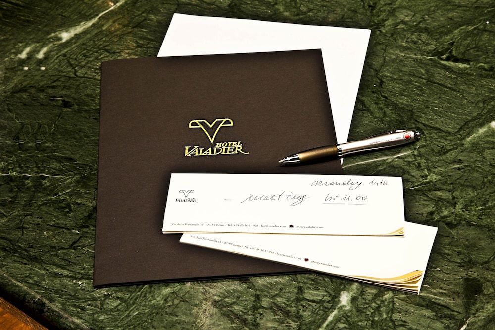 undefined Suite Valadier