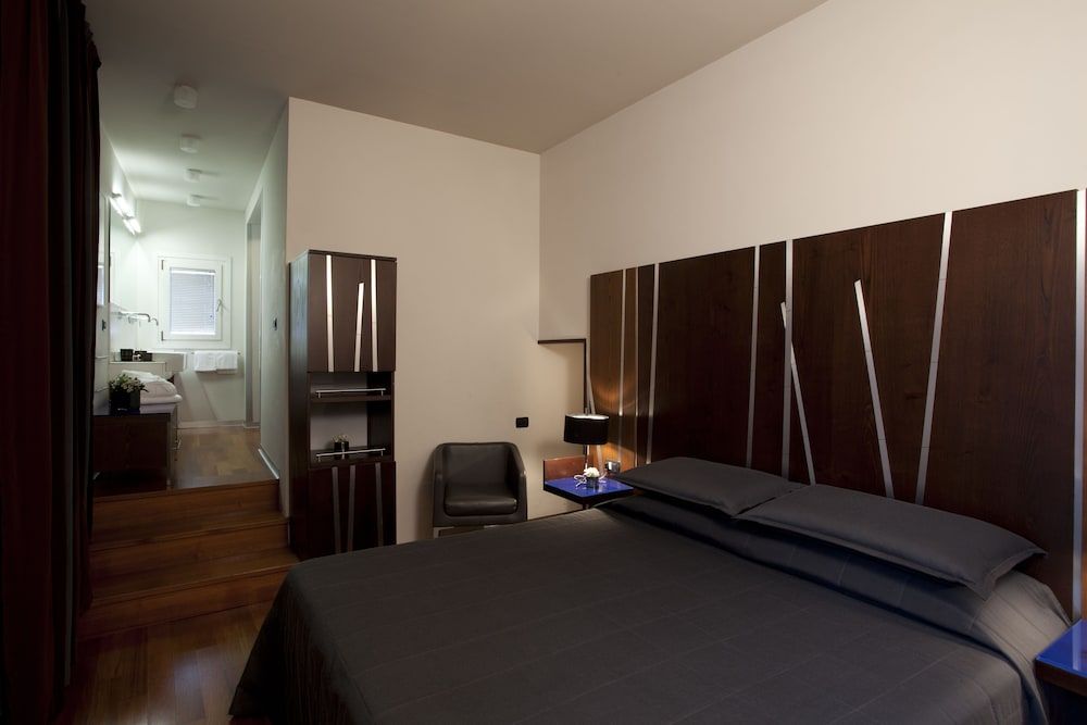 undefined Suite Valadier 10