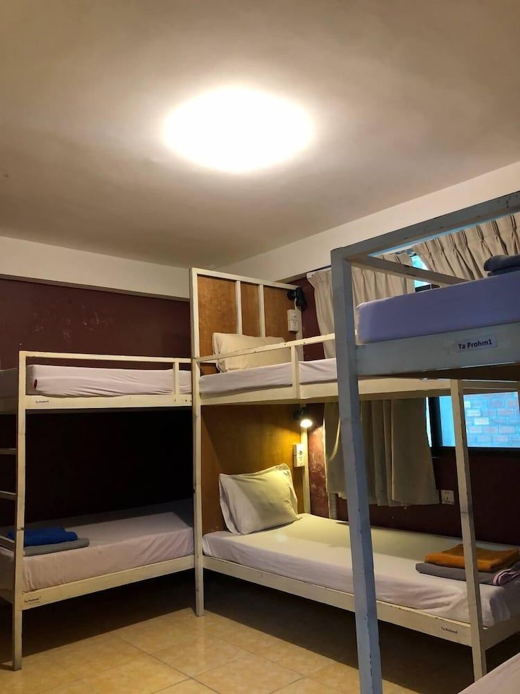 Naga Angkor Hostel Shared Dormitory, Mixed Dorm 3