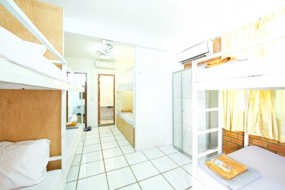 Naga Angkor Hostel Shared Dormitory, Mixed Dorm 7