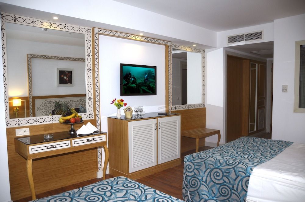 Crystal Waterworld Resort & Spa - All Inclusive Standard Room 6