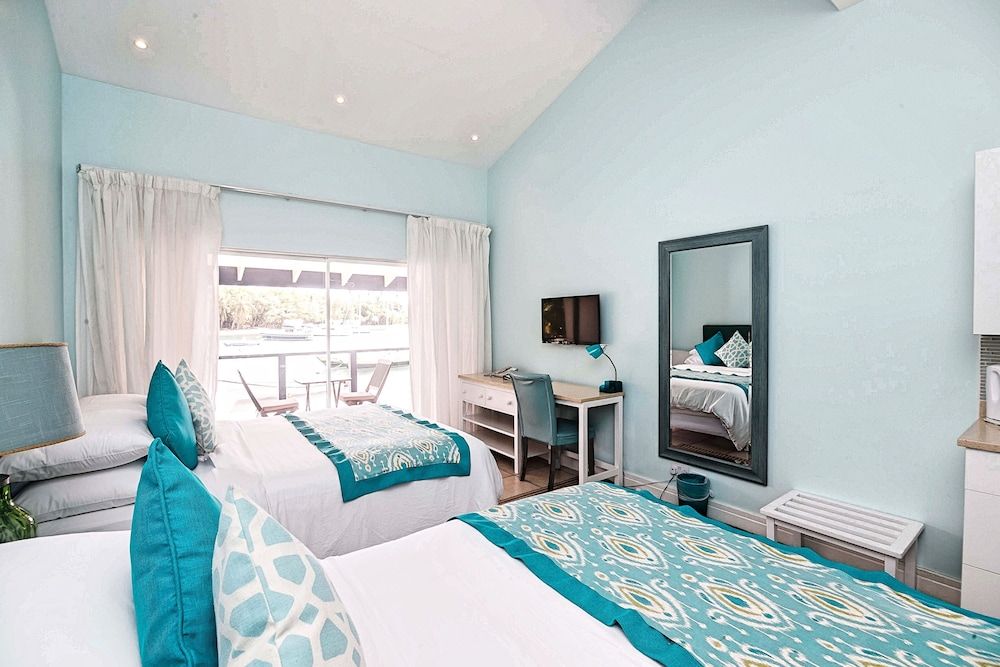 Room, 2 Queen Beds, Kitchenette, Beach View