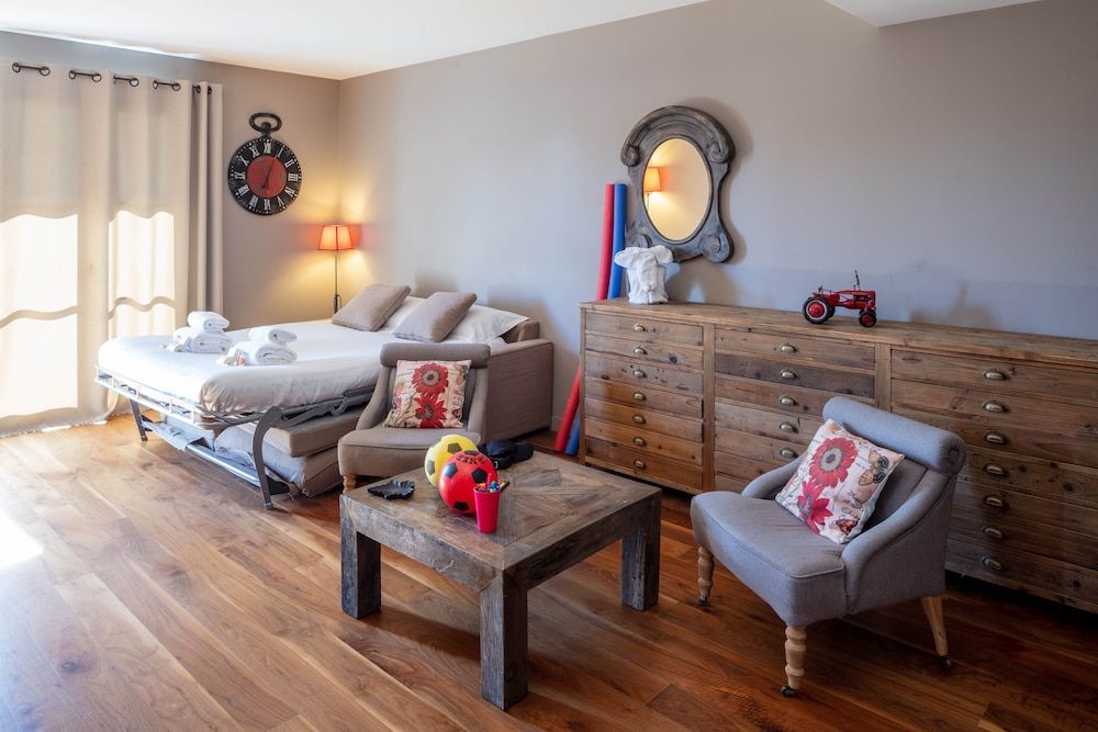 Garrigae Distillerie de Pézenas Family Suite 5