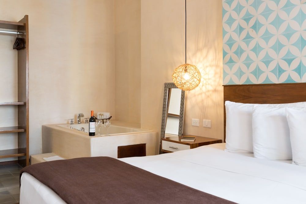 Luxury Room, 1 King Bed with Jacuzzi