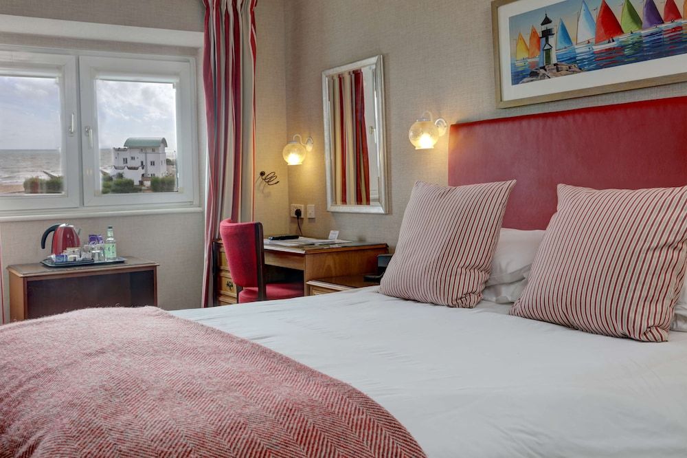 Beachcroft Hotel, BW Signature Collection Classic Room, 1 King Bed, Non Smoking, Sea View 2