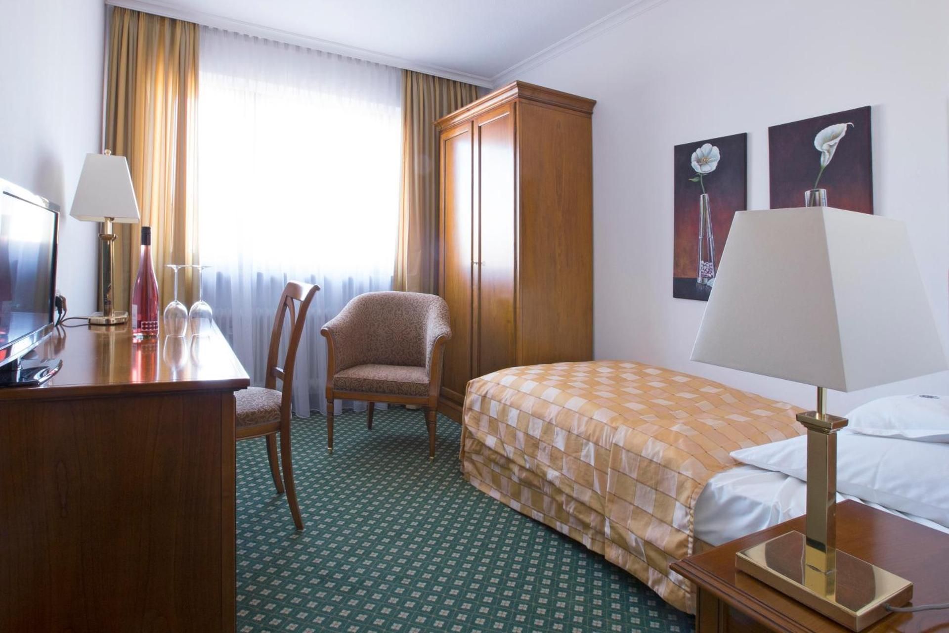 Hotel Neuwirt Standard Single Room 2
