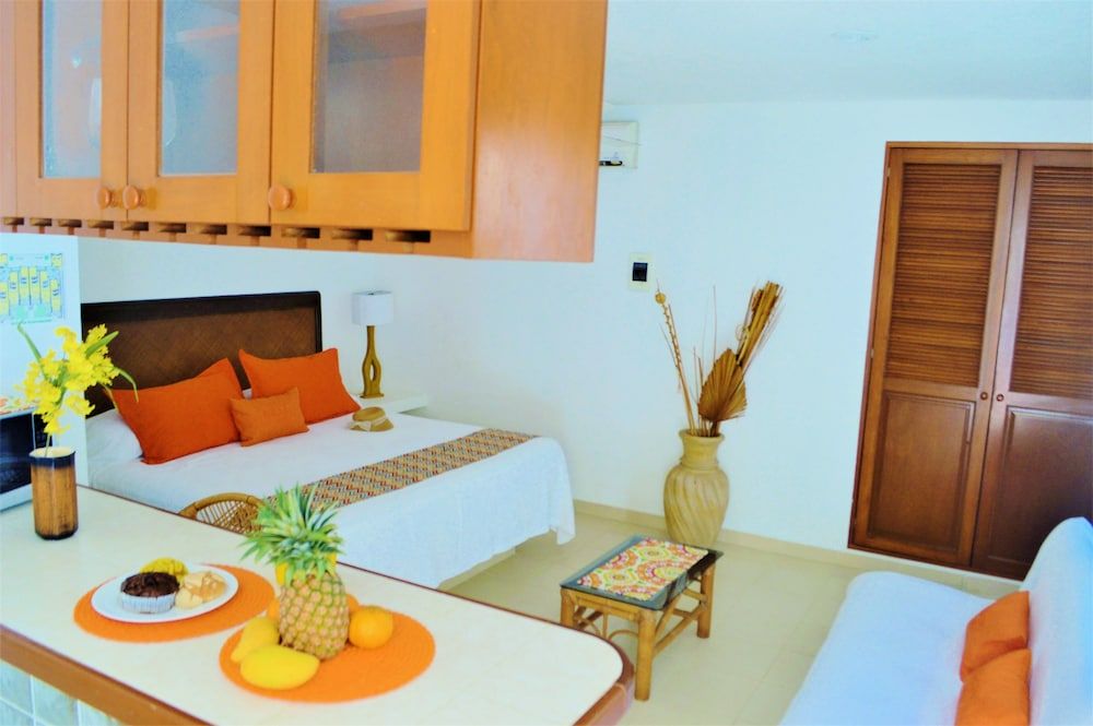 Hotel Arrecifes Suites Deluxe Studio, 1 King Bed, Kitchenette 2