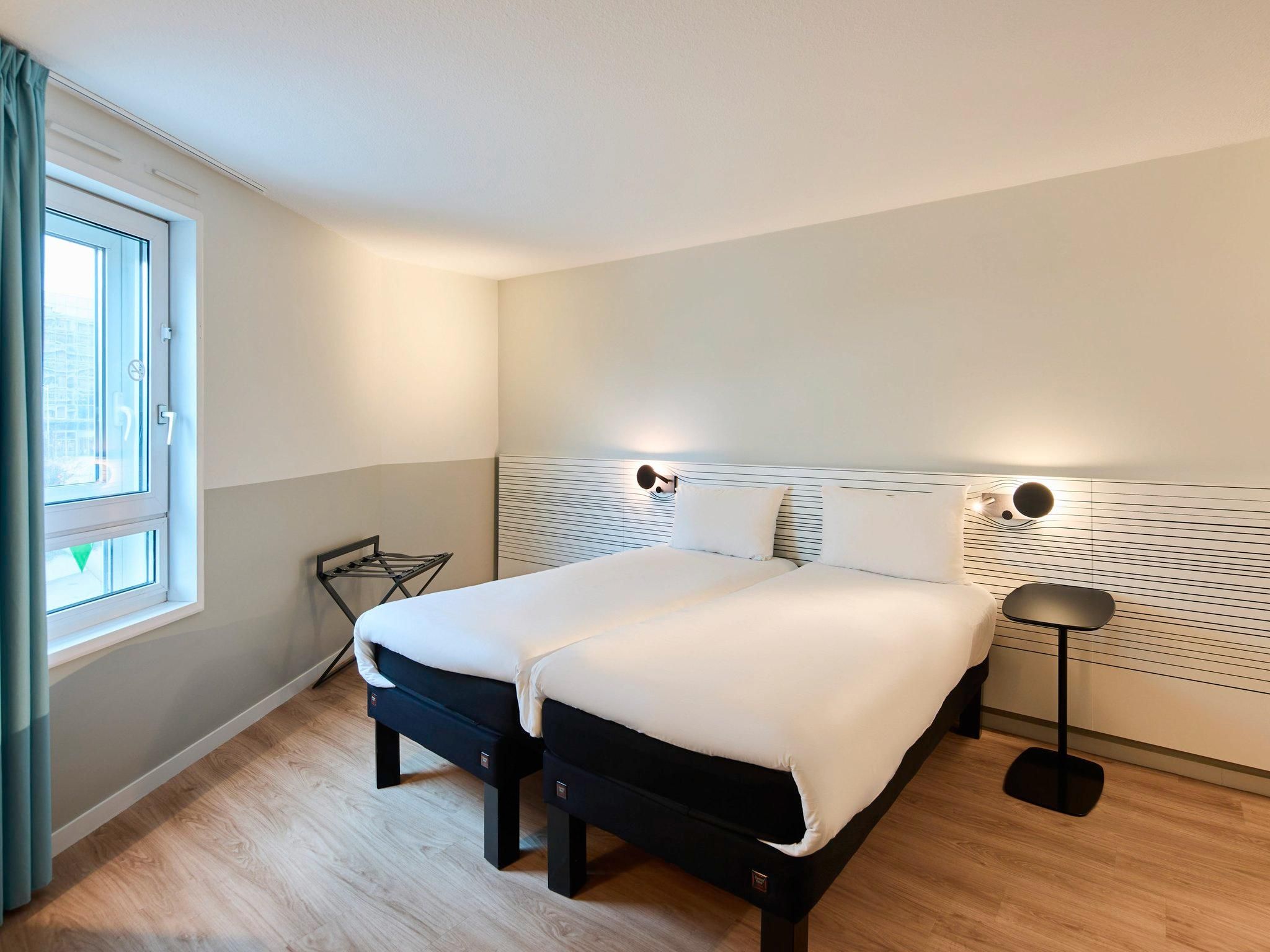 Standard Room with 2 Twin Beds