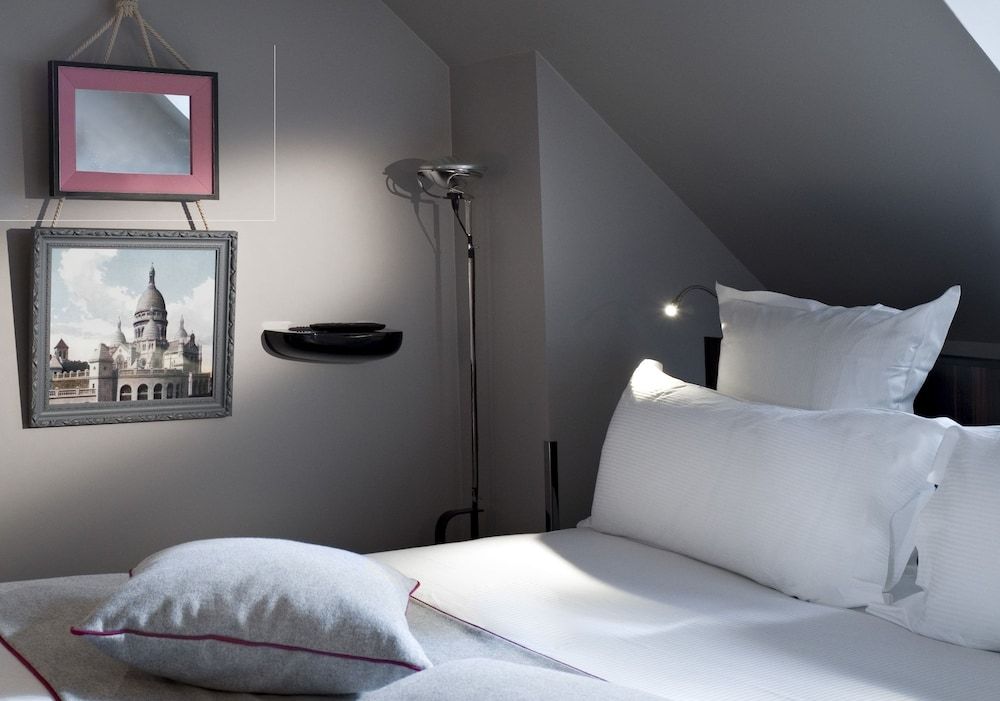 Hotel Saint Dominique Classic Double Room 2