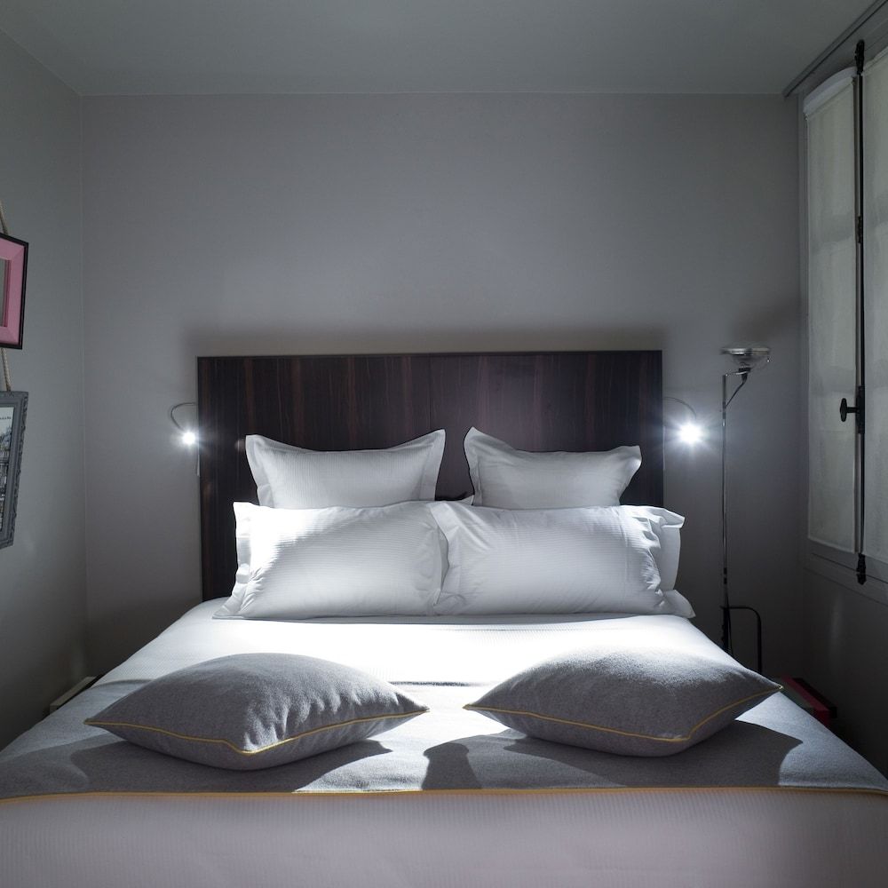 Hotel Saint Dominique Classic Double Room 4