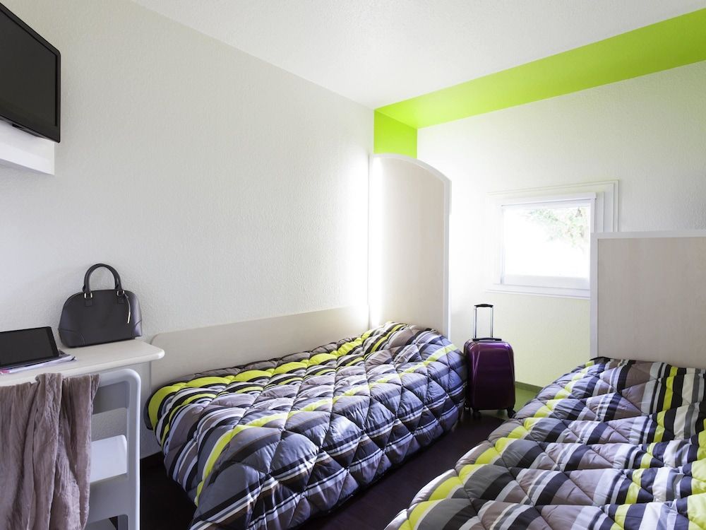 Room (Duo)