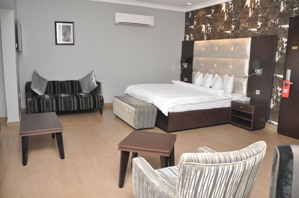 Suite (Mini)