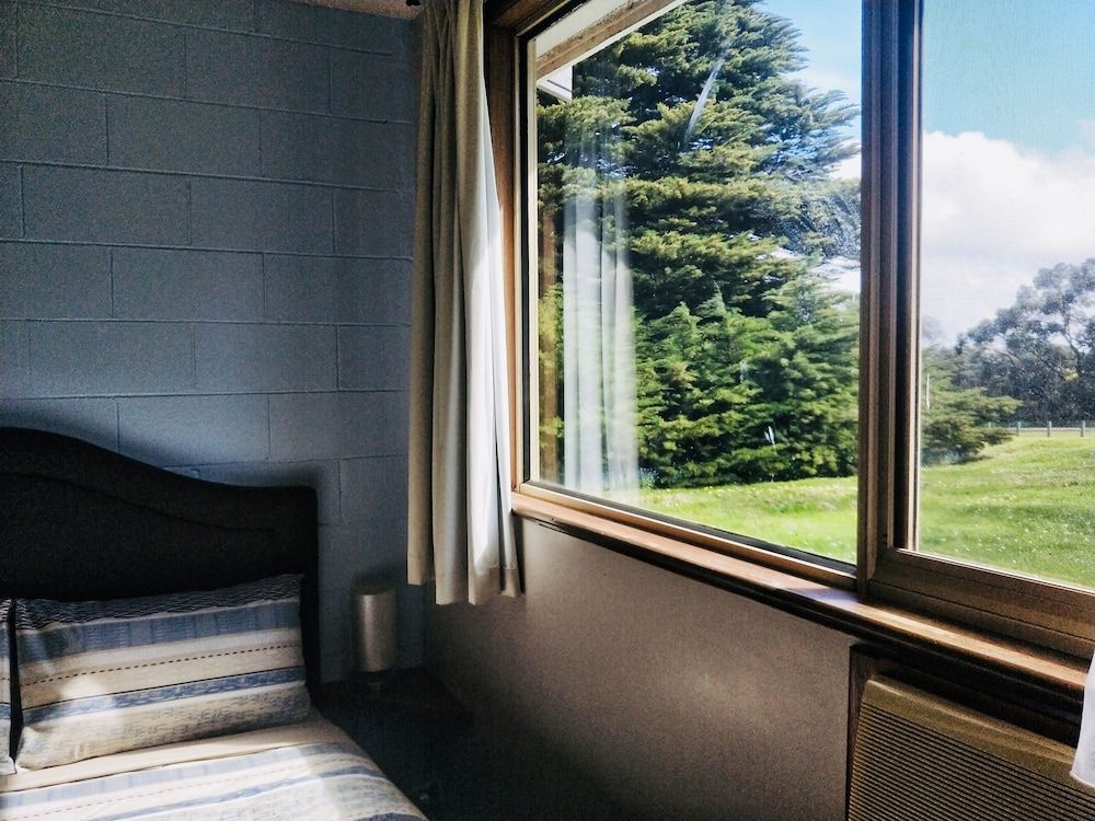 Twelve Apostles Motel & Country Retreat Twin Bed Room Non Smoking Non Pet Friendly 4