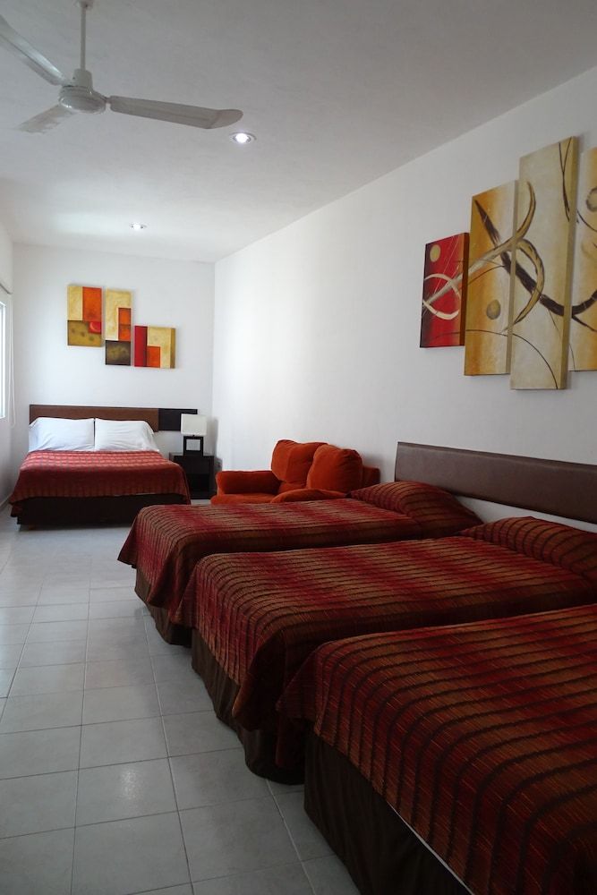 Suite Master, 2 Queen and 5 Twin, 1 Bedroom, City View, Balcony