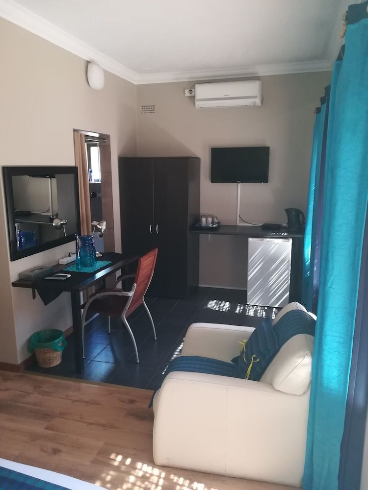 24 Onvrey Guest House Standard Twin Room 5