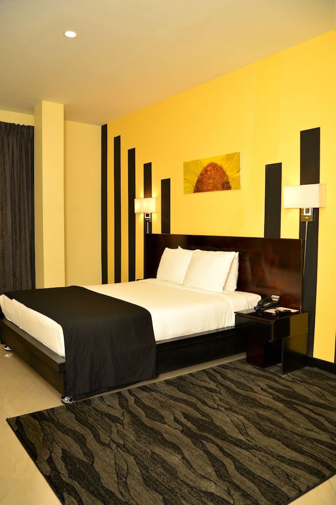 Regent Star Hotel Standard Room, 1 King Bed 3