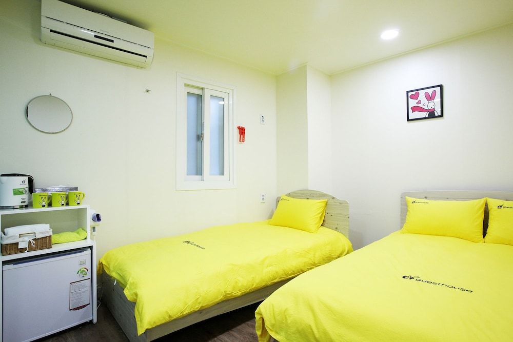 24 Guesthouse Myeongdong Avenue Triple Room 4