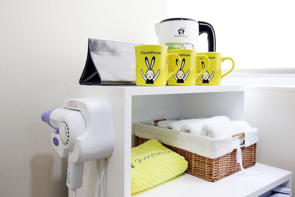 24 Guesthouse Myeongdong Avenue Triple Room 7