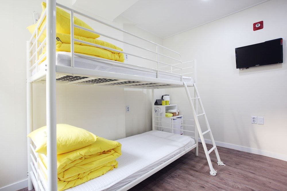 24 Guesthouse Myeongdong Avenue Twin Room (Bunk Bed)