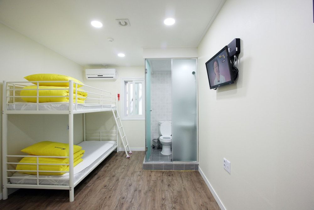 24 Guesthouse Myeongdong Avenue Twin Room (Bunk Bed) 3