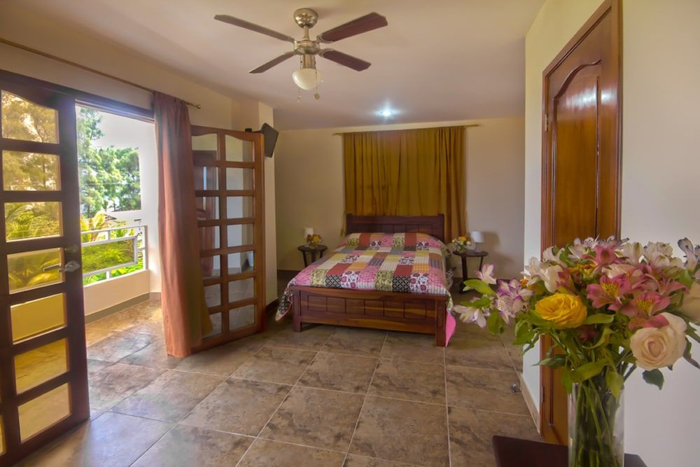 Puerta Sol Inn Deluxe Room, Ocean View