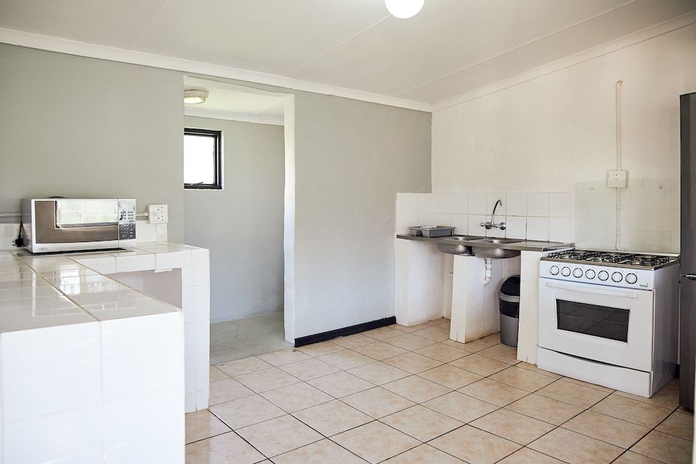 First Group Hole in the Wall Economy Twin Room 4