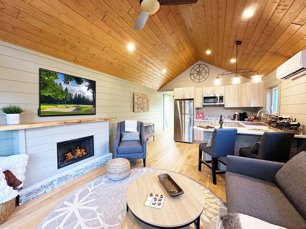 Crown Isle Resort and Golf Community Deluxe Cabin 4