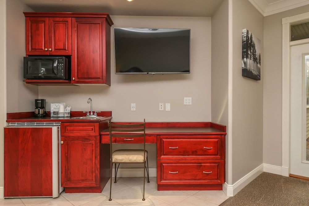 Crown Isle Resort and Golf Community Deluxe Room, 2 Queen Beds 9