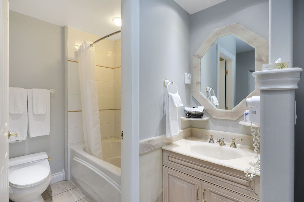 Crown Isle Resort and Golf Community Economy Single Room 5