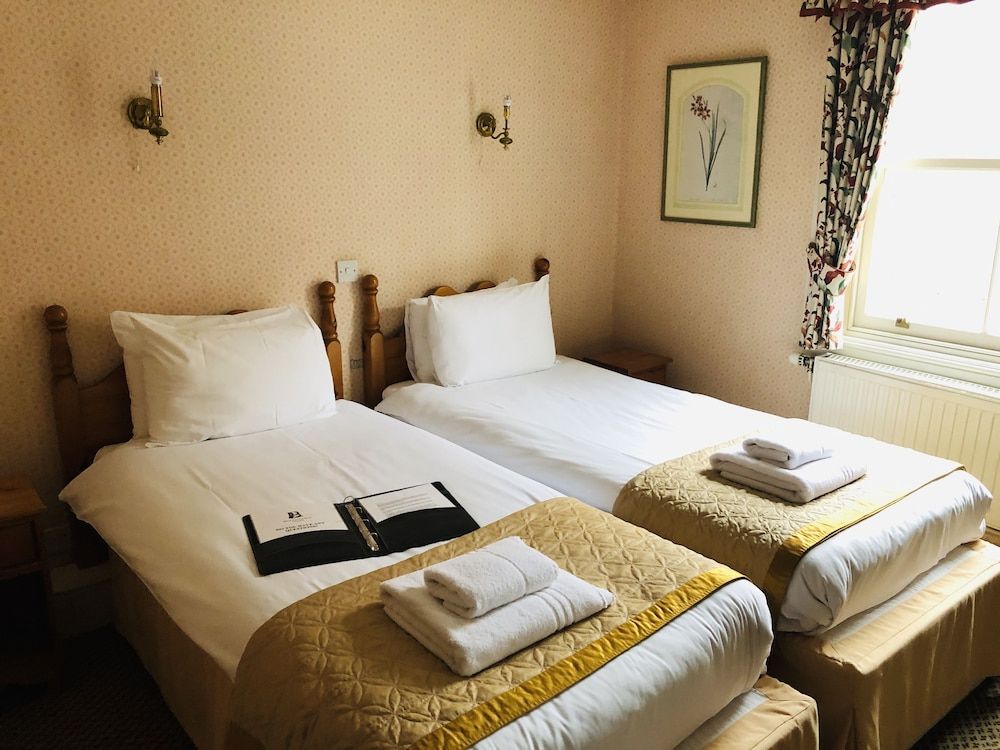 Brook Red Lion Hotel Standard Twin Room 3