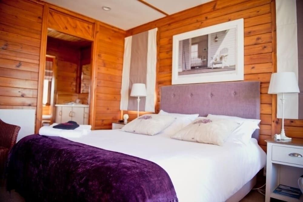 Oyster Creek Lodge Standard Double Room 2