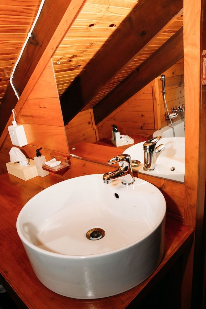 Oyster Creek Lodge Standard Double Room 6