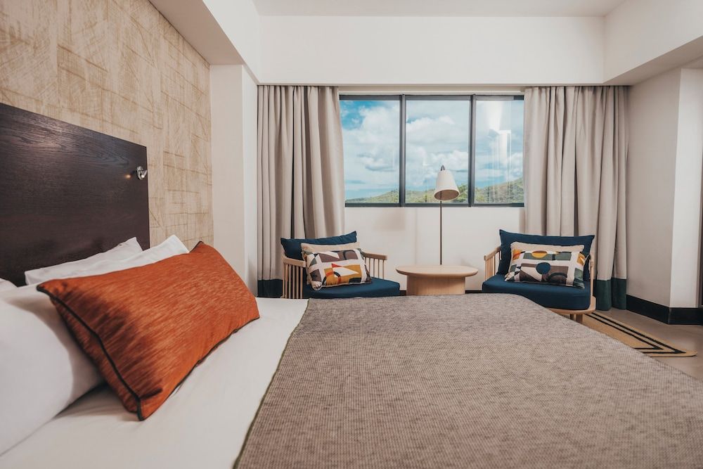 Voila Bagatelle Studio, Corner