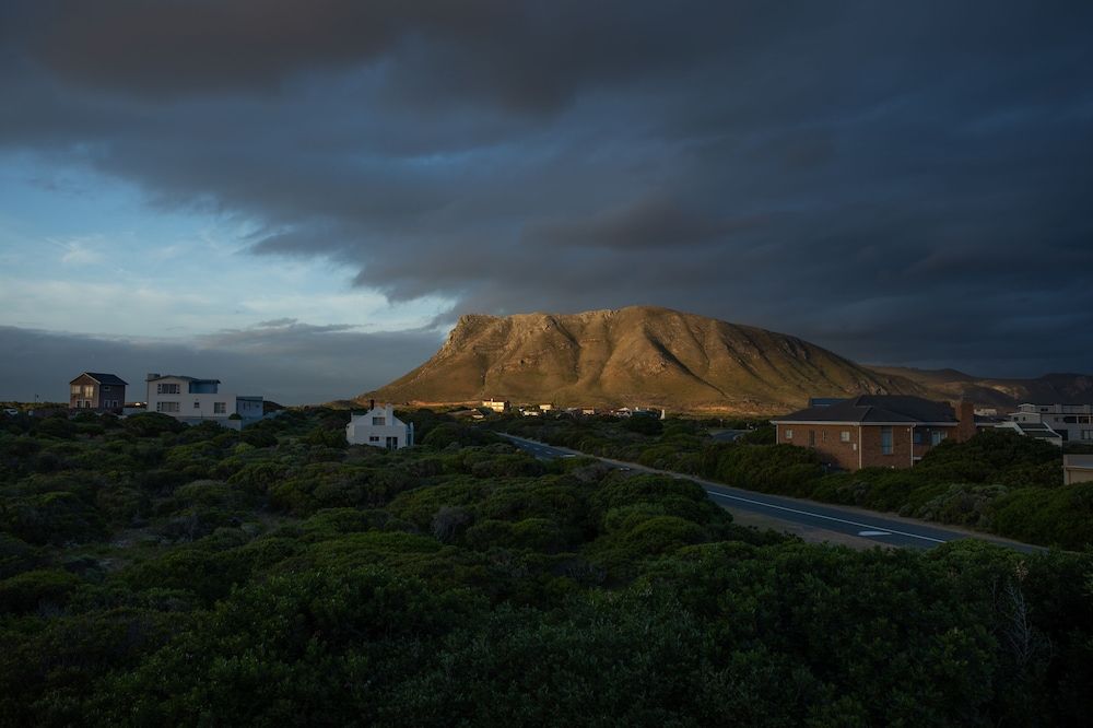 Aire del Mar Guest House Double with mountain view 4