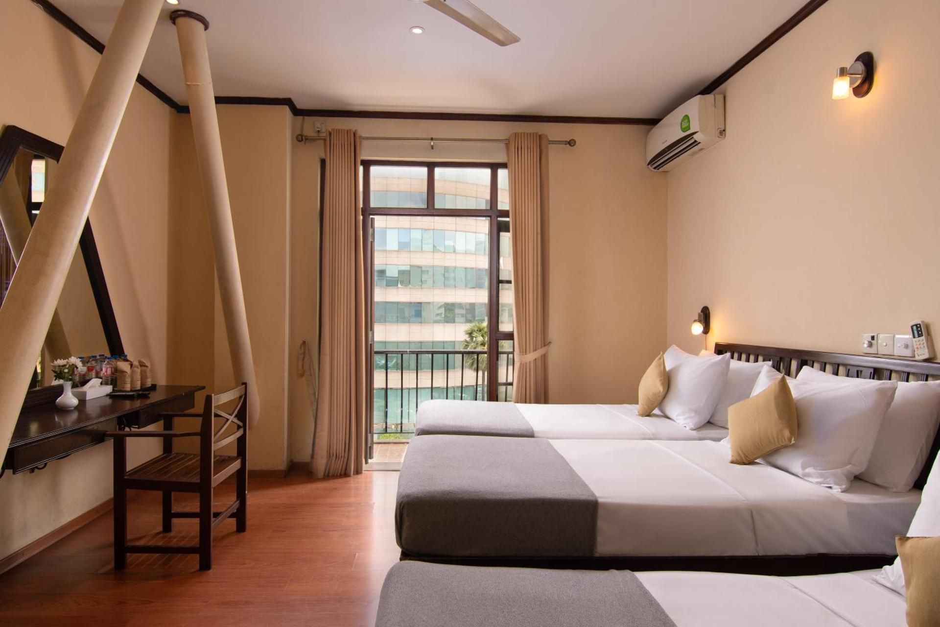 Deluxe Double or Twin Room with City View