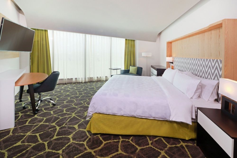 Standard Room, 1 King Bed, City View