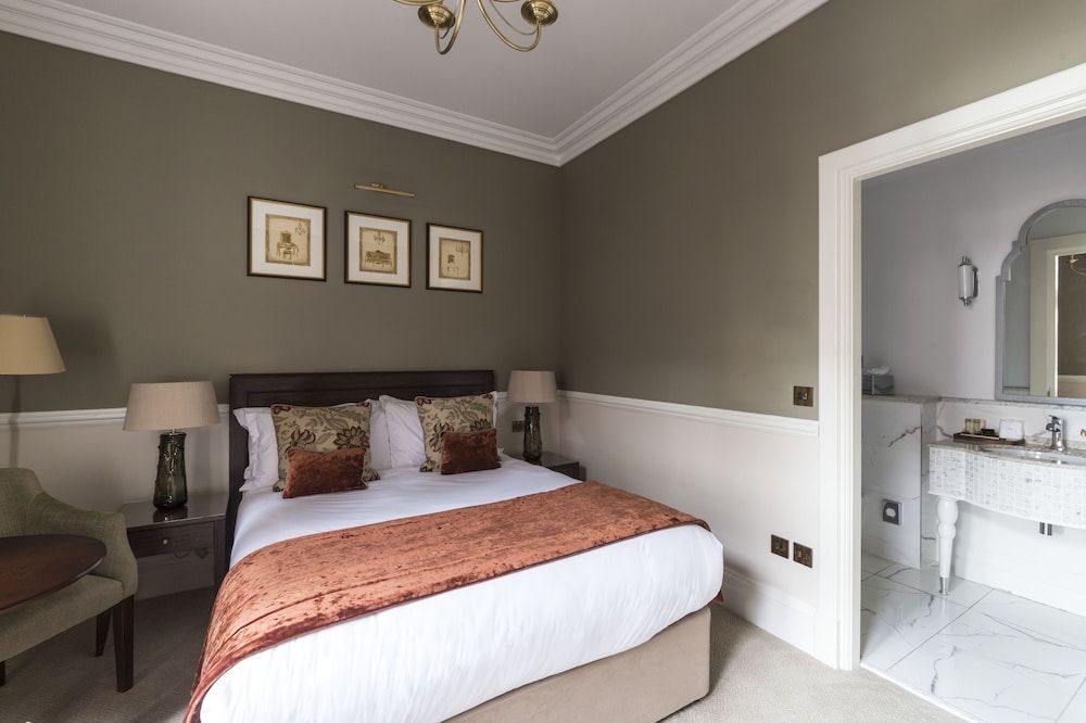 undefined St Paul's Hotel 10