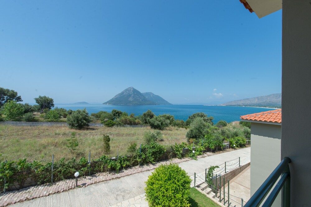 Studio, Sea View