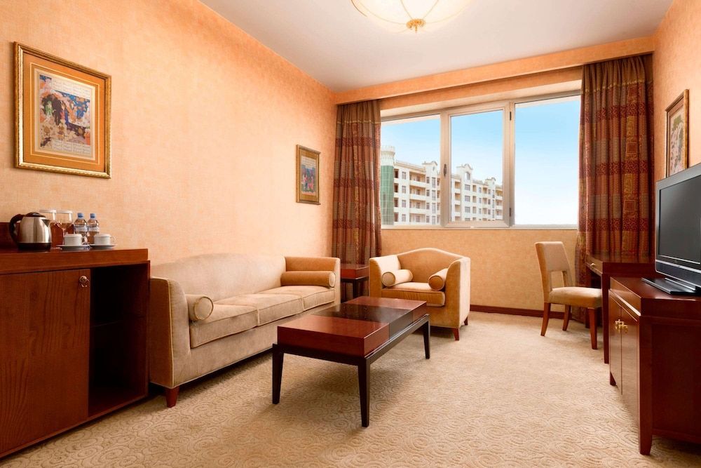 Junior Suite, 1 Queen Bed, Non Smoking
