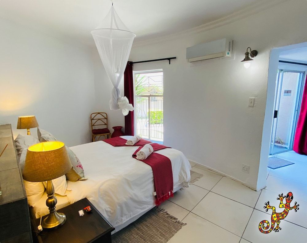 Standard Room, 1 Queen Bed, Ensuite, Garden View