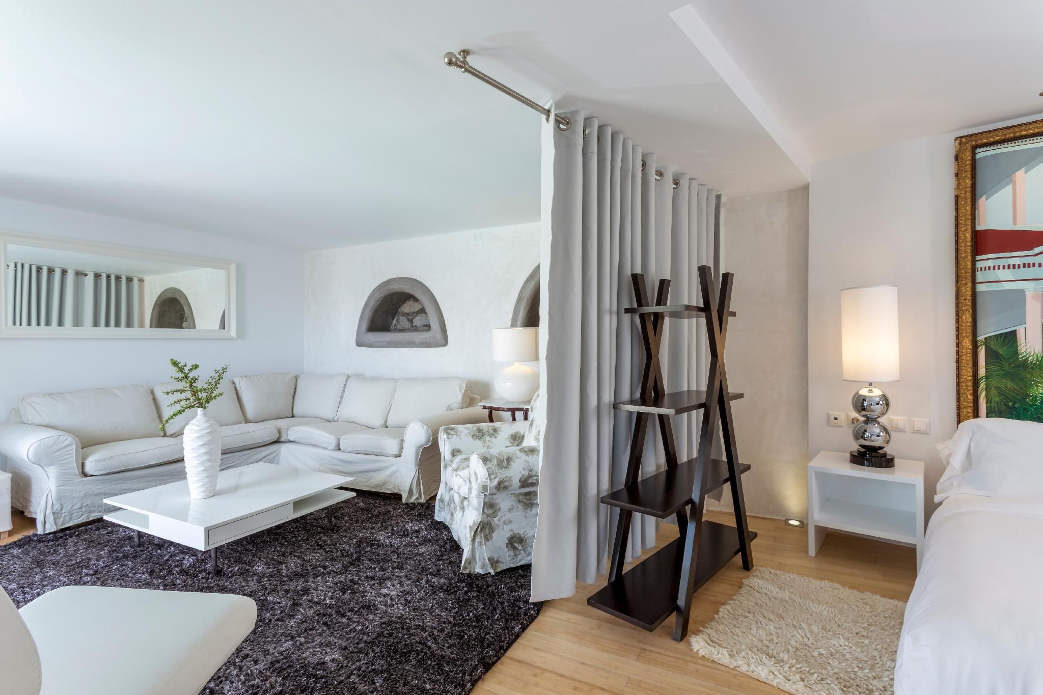 Grand Deluxe One-Bedroom King