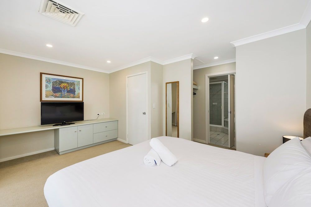 Mandurah Quay Resort Family Villa, 2 Bedrooms, Jetted Tub 12