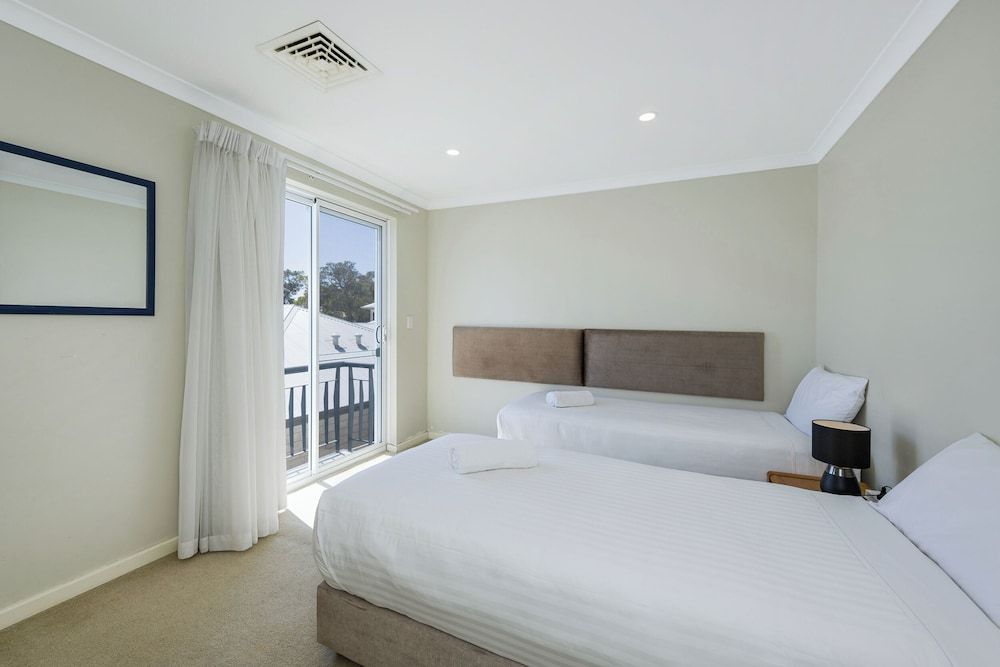 Mandurah Quay Resort Family Villa, 2 Bedrooms, Jetted Tub 3
