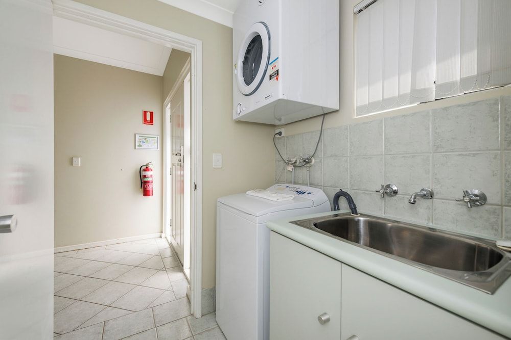 Mandurah Quay Resort Family Villa, 2 Bedrooms, Jetted Tub 9